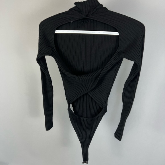 ❌SOLD❌ Dynamite Twist Open-Back Sweater Bodysuit - Picture 2 of 8